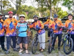 Bupati Bartim Ikuti Gowes Bersama Pejabat Pemda dan Masyarakat Umum