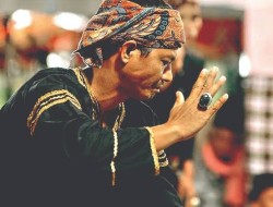 BERKURANGNYA TRADISI SENI ULU AMBEK DI PADANG PARIAMAN