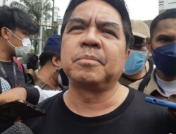 Dikeroyok Massa Demo, Inilah Profil Ade Armando