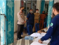 Ikuti Arahan Kapolri, Kapolres Didampingi Camat Kunjungi Pelaksanaan Vaksin