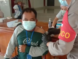 Puluhan Personel Polres Bartim dan Wartawan Terima Vaksin Dosis 3 Booster