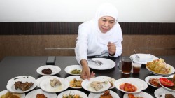 Ribut Nasi Padang Babi, Gubenur Jatim Tegaskan Masakan Minang Identik Dengan Halal’