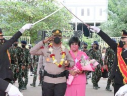 Penyambutan Kapolres Bartim Disertai Tradisi Potong Pantan dan Pedang Pora