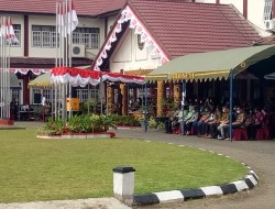 Upacara HUT Bartim ke 20, Bupati Bartim Bertindak Sebagai Inspektur Upacara