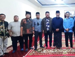 Takziah ke Rumah Duka Mardanis Sutan Tanameh, Mahyeldi : Abak Bangun Rumah Ini dari Hasil Kerja Membecak