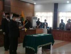 Ampera AY Mebas  Lantik 40 Pejabat di Pemkab Barito Timur