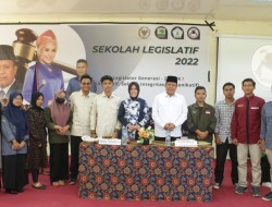 Rezka Oktoberia dan YB Dt. Parmato Alam Jadi Narasumber di Sekolah Legislatif Perdana Unand