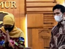 KPK Bawa 3 Koper Usai Geledah Ruang Kerja Khofifah dan Emil Dardak