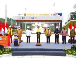 Presiden Jokowi Resmikan Tol PKU-Bangkinang