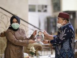 Tokoh Luak 50 Dr. Alis Marajo Berpulang, Rezka Oktoberia : Selamat Jalan Mak Alis