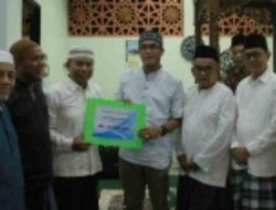 Safari Ramadhan Rida Ananda Serahkan Dana Hibah Buat Masjid Arafah Tanjuang Gadang Sungai Pinago