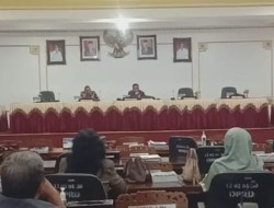 Rapat Paripurna VI Penyampaian Pemandangan Umum Fraksi Pendukung Dewan