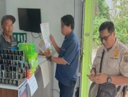 Bapenda Bartim Bersama Satpol PP Laksanakan Sosialisasi Serta Penertipan Reklame