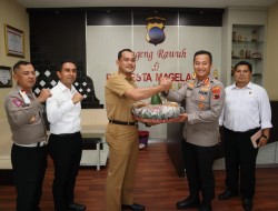 Hari Bhayangkara,Pemerintah Daerah, Puluhan Personel TNI, Kejaksaan dan  Bawa Tumpeng Datangi Polresta Magelang