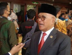 Pengumumam Anggota Bawaslu Kabupaten/ Kota Molor, Guspardi Gaus : Terindikasi Ada Ketidakberesan