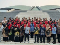 Anggota DPR RI Rezka Oktoberia Terima Kunjungan Rombongan Paskibra Limapuluh Kota di Gedung DPR RI