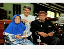 Mantan Sesdalopbang Era Pak Harto, Jenderal Solihin GP Angkat Ganjar Jadi Anak Angkatnya.