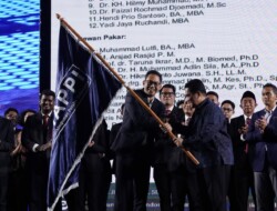 Anak Sumbar itu, Andre, Yuliandre Darwis Kibarkan Bendera IAPPI Bersama Erick Thohir di Smesco