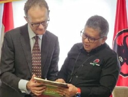 Dubes Baru Inggris Awali Kegiatan di Jakarta Audiensi ke Kantor PDIP, Ajak Hasto Ngopi Bareng