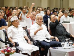 GANJAR Menang 95 Persen Bergaung di Ruang Pertemuan Ganjar Pranowo dengan Pengusaha di Bali