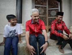 ARIA BIMA: Penerus Jokowi Bukan Prabowo, Tapi Ganjar-Mahfud