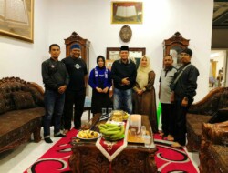 Perkuat Tali Silaturahmi, Rezka Oktoberia Kunjungi Kediaman Mantan Bupati Limapuluh Kota