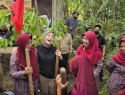 Safari Politik Hari Ketiga Disambut Keceriaan Budaya Yogyakarta, Atikoh Ganjar Ikut Menabuh Lesung