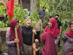 Safari Politik Hari Ketiga Disambut Keceriaan Budaya Yogyakarta, Atikoh Ganjar Ikut Menabuh Lesung