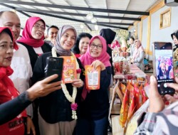 Calon Ibu Negara Atikoh Ganjar Perkenalkan Program KTP Sakti ke Pelaku UMKM