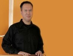 Diskusi SATUPENA, Akmal Nasery Basral: Ada Dua Pandangan Berbeda Tentang Kesetaraan Antara Sejarah dan Sastra Perang