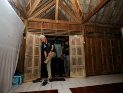NGINAP di Rumah Wagiran, Ganjar Bawa Seprei, Bantal, dan Guling Sendiri, Supaya Tidur Enak Seruput Wedang Jahe