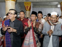 Cawapres MAHFUD MD Silaturahmi dengan 18 Pesantren di Medan, Luruskan Politik Itu tidak Kotor tetapi Mulia