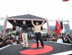Kampanye Pamungkas Ganjar – Mahfud di Solo Dibanjiri Lautan Manusia, Ganjar : Solo Memang Spesial