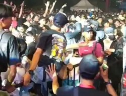 Peluncuran Tahapan Pilkada Banyumas 2024 di Kawasan Menara Teratai Purwokerto Diwarnai Kericuhan