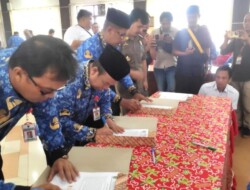 Pj. Bupati Bartim Pimpin Acara Penandatangani Perjanjian Kinerja dan Pakta Integritas