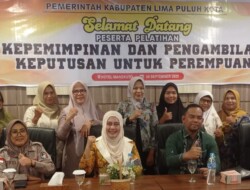 Hj. Aida Dorong Perempuan Lima Puluh Kota Berani Ambil Peran di Politik.
