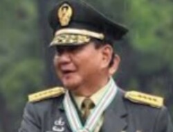 Apa Alasan Prabowo Copot Lima Menteri?
