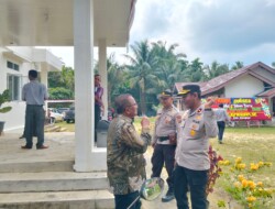 Kapolsek Kampar Kiri Pastikan Umat Nasrani Tenang Dalam Beribadah dan Jaga Keamanan Gereja