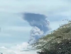 Gunung Marapi Erupsi Lagi, Warga Diimbau Jauhi Radius Sampai 3 Km