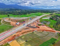Pasang Girder Interchange Lubuk Alung, Tol Padang–Sicincin Terapkan Rekayasa Lalu Lintas di KM 18+998