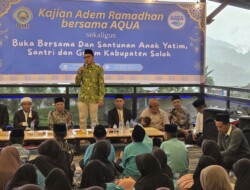 Sekda Solok Apresiasi Kolaborasi DMI dan AQUA Santuni 180 Santri dan Marbot
