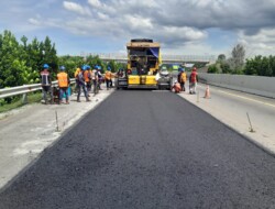 Sambut Libur Panjang Idhul Adha, HKA Rampungkan Pemeliharaan Aspal Tol Kayu Agung – Palembang