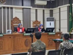 Sidang Perdana Kasus Korupsi Bupati dan Sekda Cilacap Non Aktif