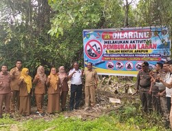 Dampak Perusakan Lingkungan, Pemkab Pesisir Selatan Pasang Spanduk Larangan di Kawasan Pelabuhan Panasahan